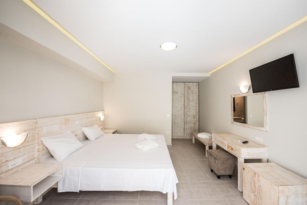 Artemis Hotel Apartments Hersonissos  Bagian luar foto