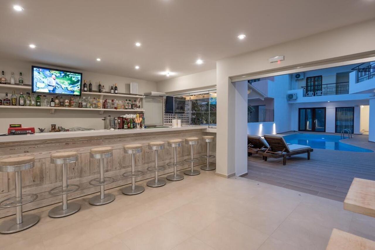 Artemis Hotel Apartments Hersonissos  Bagian luar foto