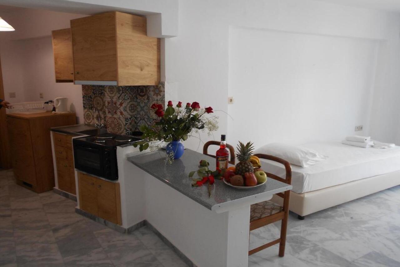 Artemis Hotel Apartments Hersonissos  Bagian luar foto