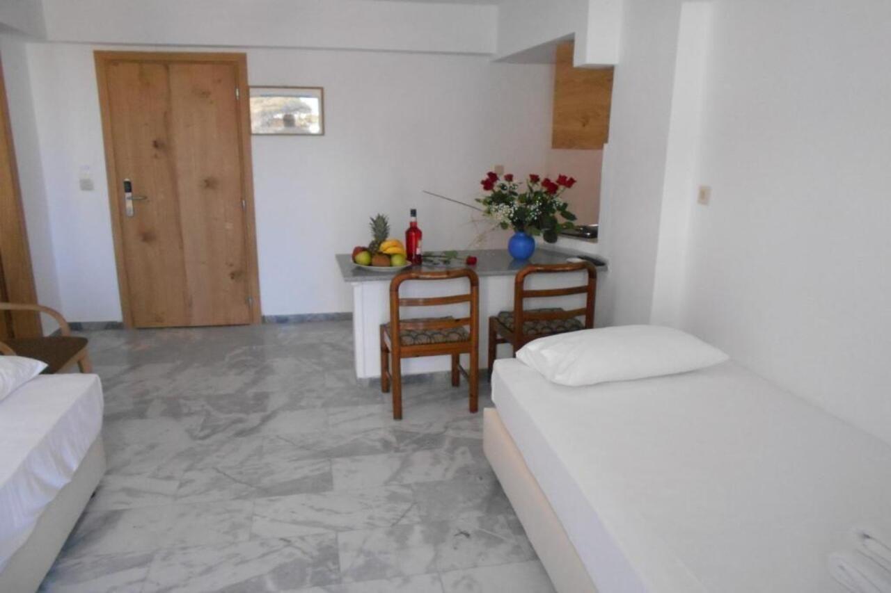 Artemis Hotel Apartments Hersonissos  Bagian luar foto