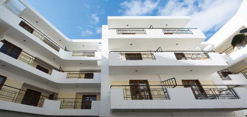 Artemis Hotel Apartments Hersonissos  Bagian luar foto