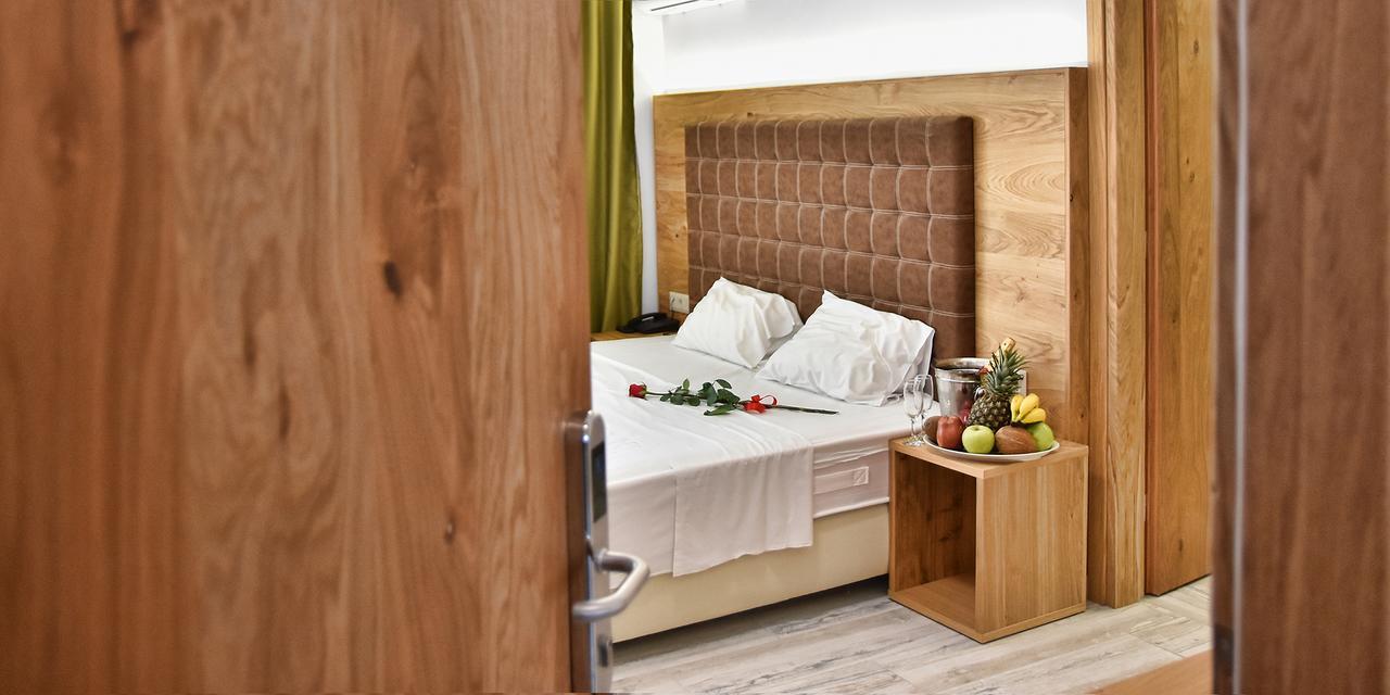 Artemis Hotel Apartments Hersonissos  Bagian luar foto