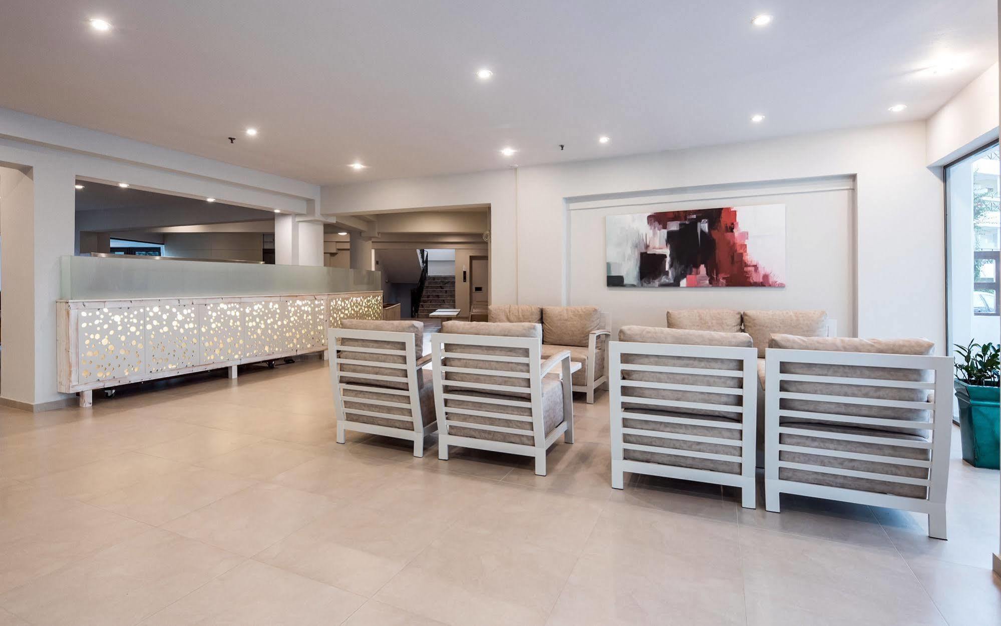 Artemis Hotel Apartments Hersonissos  Bagian luar foto