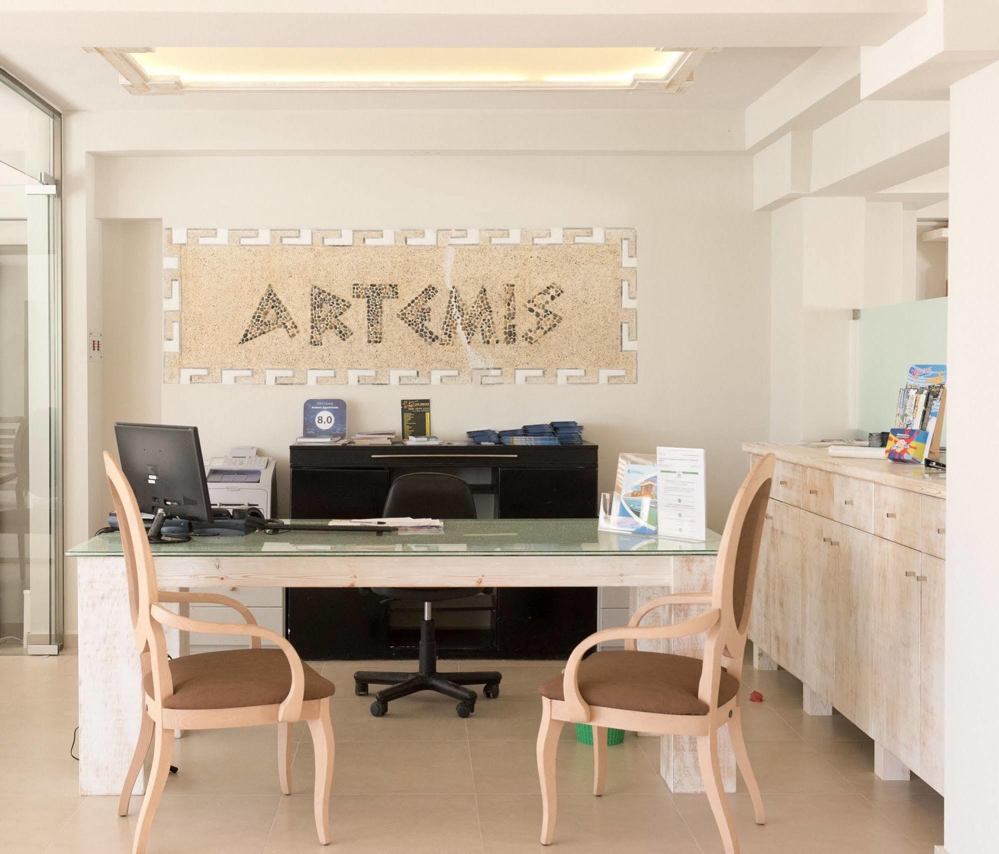 Artemis Hotel Apartments Hersonissos  Bagian luar foto