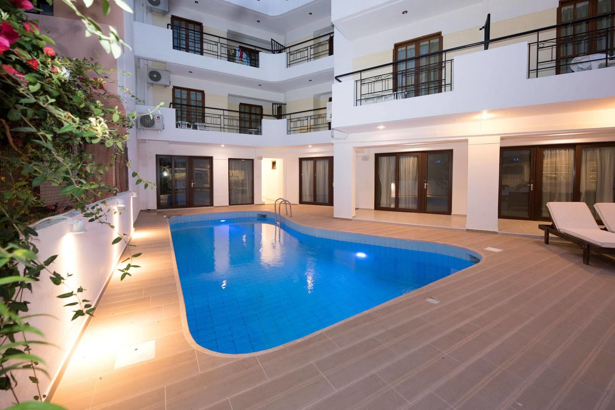 Artemis Hotel Apartments Hersonissos  Bagian luar foto