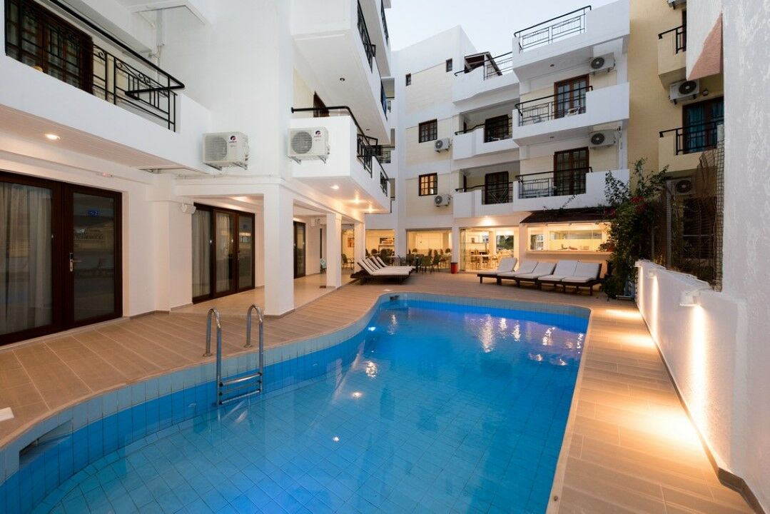 Artemis Hotel Apartments Hersonissos  Bagian luar foto